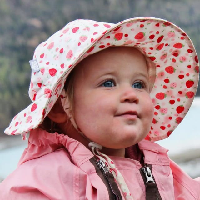 J&J Cotton Floppy Sunhat-Strawberries
