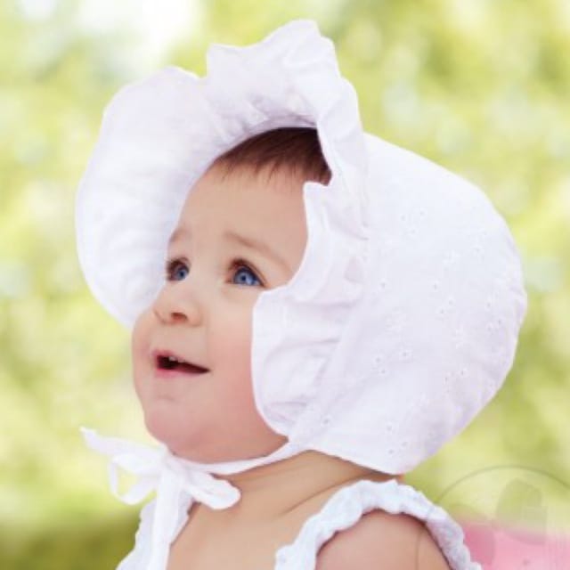 WO White Eyelet Bonnet
