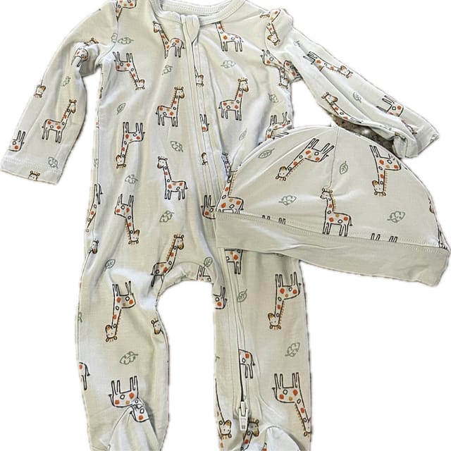 LM 2Way Zippered Footie & Hat Set-Giraffes